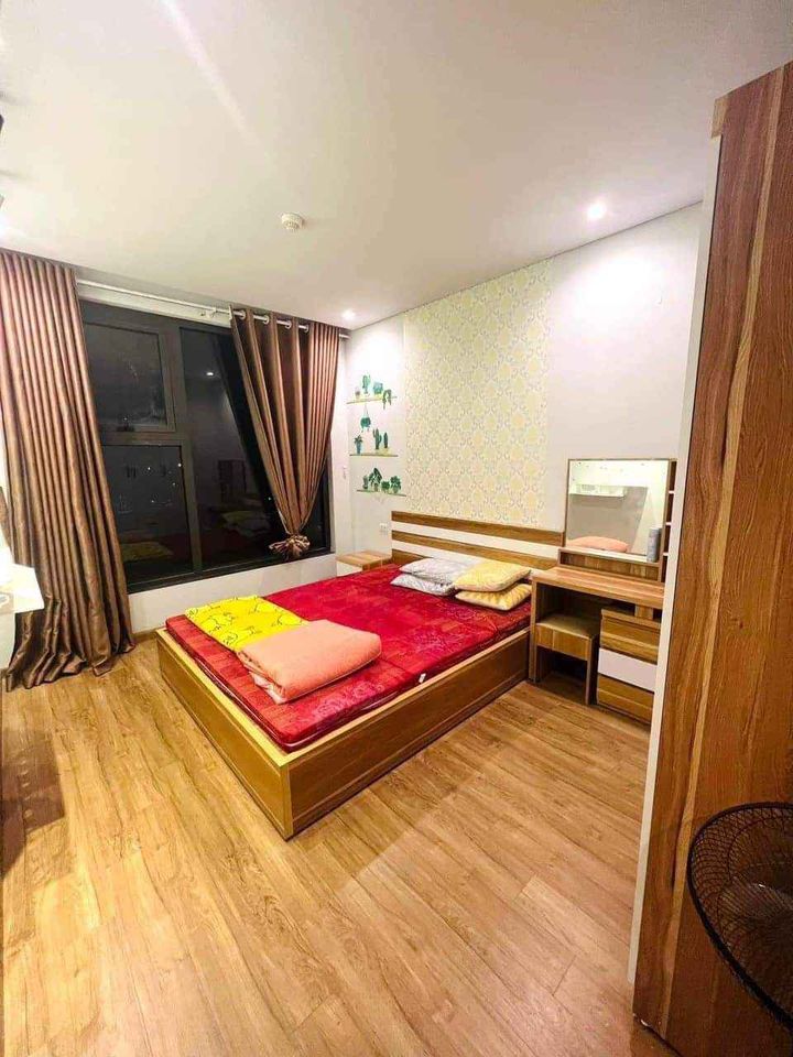 Bán gấp nhà riêng ngõ 351 Âu Cơ. 30m2 x 6 tầng. Giá 5.35 tỷ
